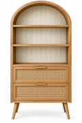 Estantería con almacenamiento con formas arqueadas y detalles de entramado, blanco y marrón